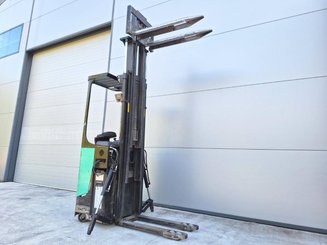 Stand-on pallet stacker Caterpillar NSR16N