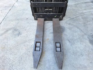 Stand-on pallet stacker Caterpillar NSR16N