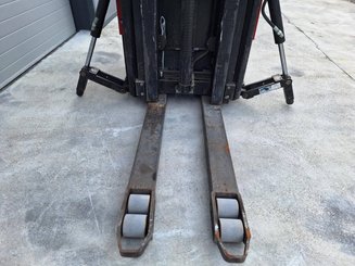 Stand-on pallet stacker Caterpillar NSR20N