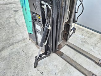 Stand-on pallet stacker Caterpillar NSR16N