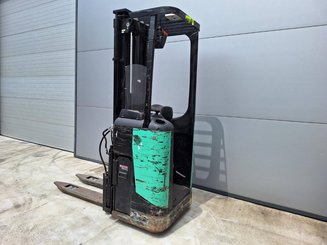 Stand-on pallet stacker Caterpillar NSR16N