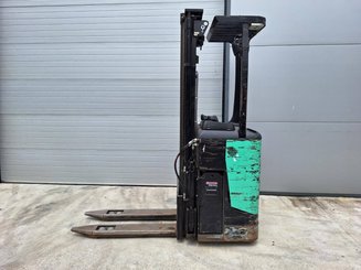 Stand-on pallet stacker Caterpillar NSR16N