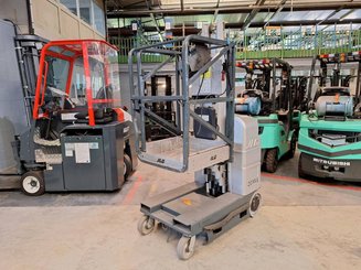 Vertical lift platform JLG 20MVL