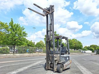 Three wheel front forklift Nissan S1N1L130