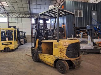 Four wheel front forklift Caterpillar EP25K - 4