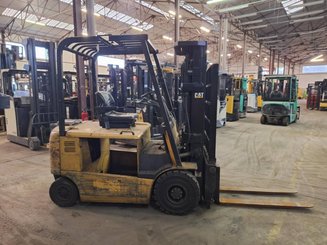 Four wheel front forklift Caterpillar EP25K-PAC
