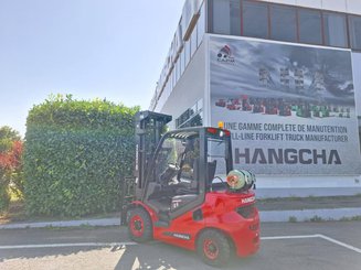 Four wheel front forklift Hangcha XF25G-2 - 3