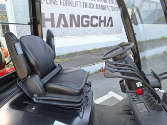 Four wheel front forklift Hangcha XF25G-2 - 12