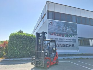 Four wheel front forklift Hangcha XF25G-2 - 1