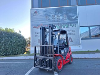Four wheel front forklift Hangcha XF30G-2 - 2