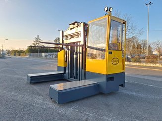 Multidirectional sideloader Combilift ESL3545