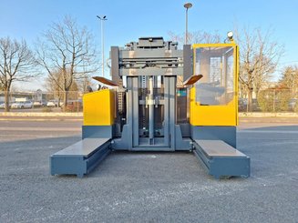 Multidirectional sideloader Combilift ESL3545