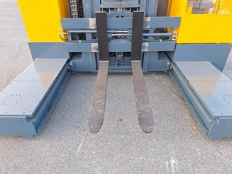 Multidirectional sideloader Combilift ESL3545