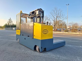 Multidirectional sideloader Combilift ESL3545