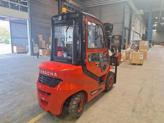 Four wheel front forklift Hangcha XF25D-2