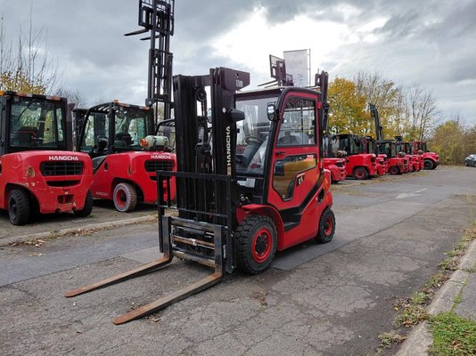 Four wheel front forklift Hangcha XF25D-2 (CPCD25-X2H7F1) - 1