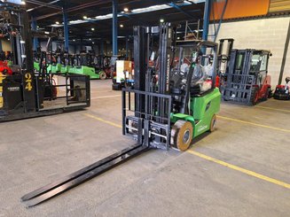 Four wheel front forklift Hangcha AE25-I - 1