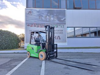 Four wheel front forklift Hangcha AE25-I - 1