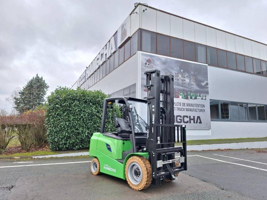 Four wheel front forklift Hangcha AE35-I - 1
