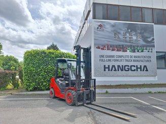 Four wheel front forklift Hangcha XF35D-2