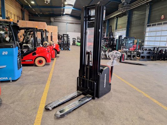 Pedestrian pallet stacker Hangcha CDD16-AC2 - 1