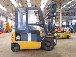 Four wheel front forklift Caterpillar EP30K