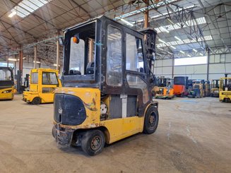 Four wheel front forklift Caterpillar EP30K - 4