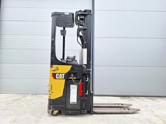 Stand-on pallet stacker Caterpillar NSR20N