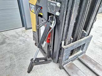 Stand-on pallet stacker Caterpillar NSR20N