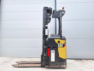 Stand-on pallet stacker Caterpillar NSR20N