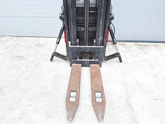 Stand-on pallet stacker Caterpillar NSR20N - 12