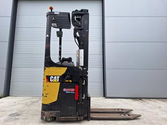 Stand-on pallet stacker Caterpillar NSR20N