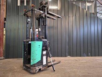 Stand-on pallet stacker Caterpillar NSR16N