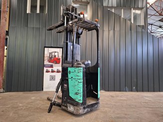 Stand-on pallet stacker Caterpillar NSR16N
