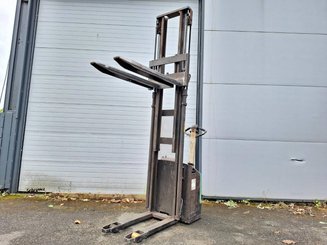 Pedestrian pallet stacker Mitsubishi SBP12N