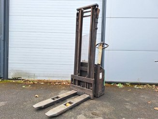 Pedestrian pallet stacker Mitsubishi SBP12N - 5