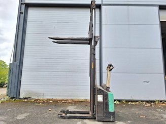 Pedestrian pallet stacker Mitsubishi SBP12N - 7