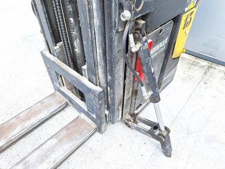 Stand-on pallet stacker Caterpillar NSR20N