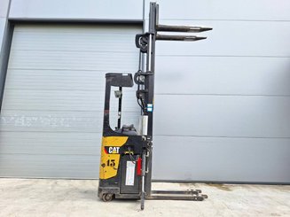 Stand-on pallet stacker Caterpillar NSR20N