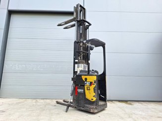 Stand-on pallet stacker Caterpillar NSR20N