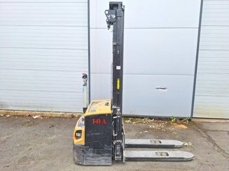 Pedestrian pallet stacker Caterpillar NSP16N2