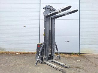 Pedestrian pallet stacker Caterpillar NSP16N2