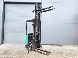 Stand-on pallet stacker Caterpillar NSR20N