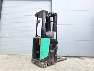 Stand-on pallet stacker Caterpillar NSR20N