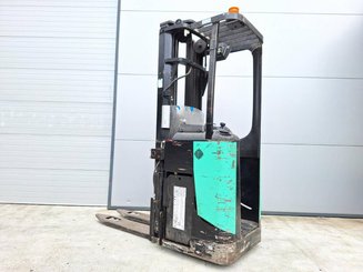 Stand-on pallet stacker Caterpillar NSR20N - 4