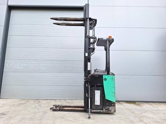 Stand-on pallet stacker Caterpillar NSR20N