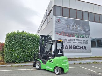 Four wheel front forklift Hangcha XC35i - 3