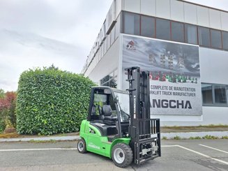 Four wheel front forklift Hangcha XC35i - 1