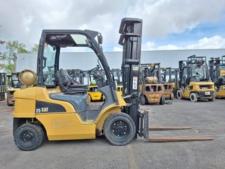 Four wheel front forklift Caterpillar GP25N