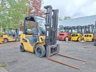 Four wheel front forklift Caterpillar GP25N - 1